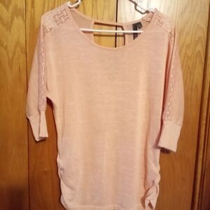 Women's Medium Lace Detail Sleeves Top